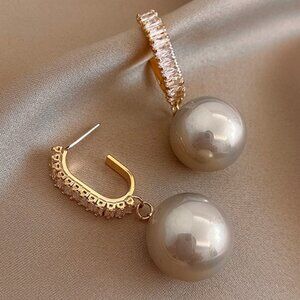 Pearl Dangle Earrings